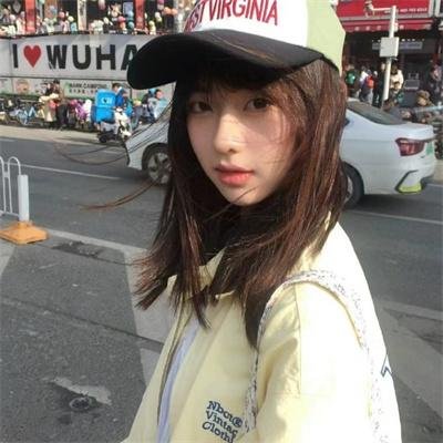 红唇相吻